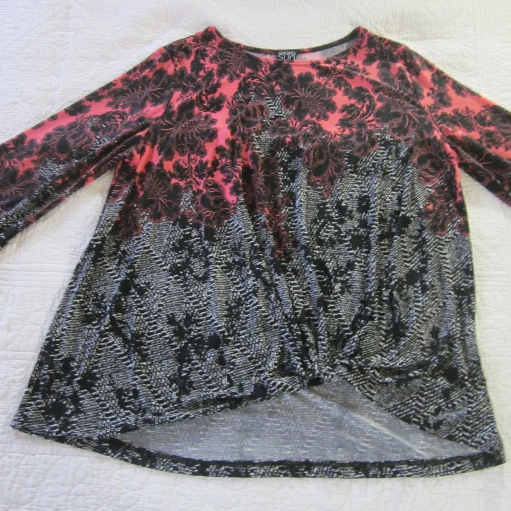 Clara Sunwoo Top 1X Pink/Black Floral Print Knotted Hem